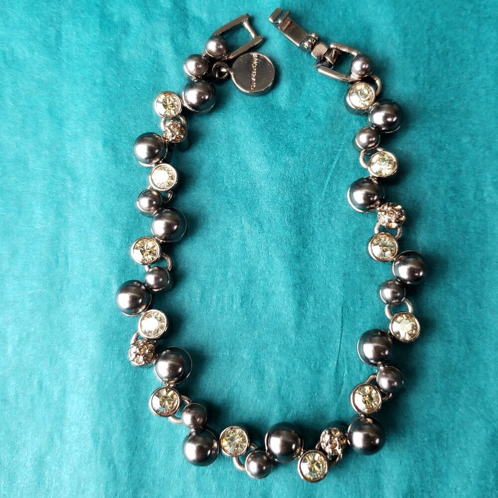 2/50$ Vintage givenchy faux pearls and crystal bracelet